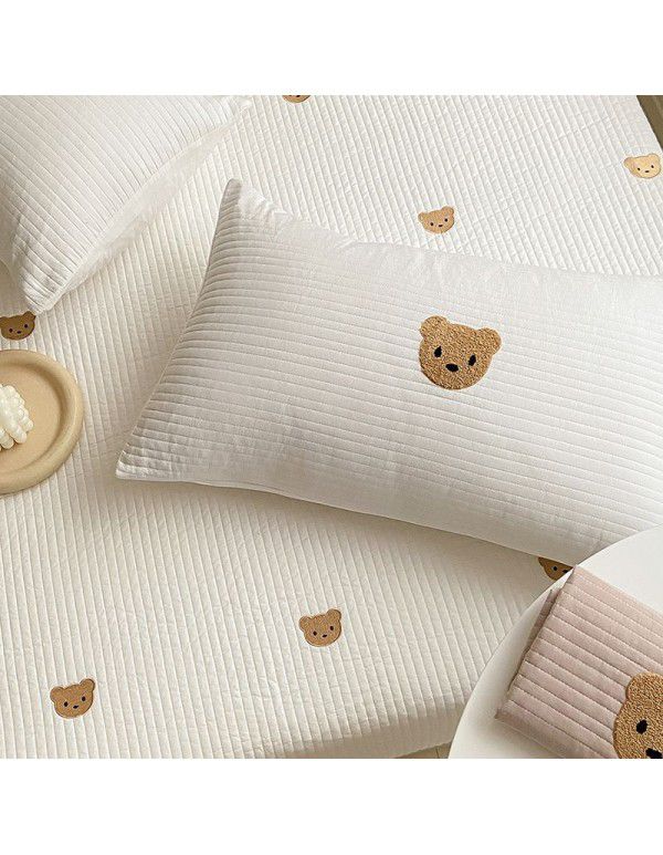 Ins style Korean bear embroidered cotton blanket cover pure cotton bed cover three piece set sandwiched cotton bed sheet four seasons quilted thin quilt 