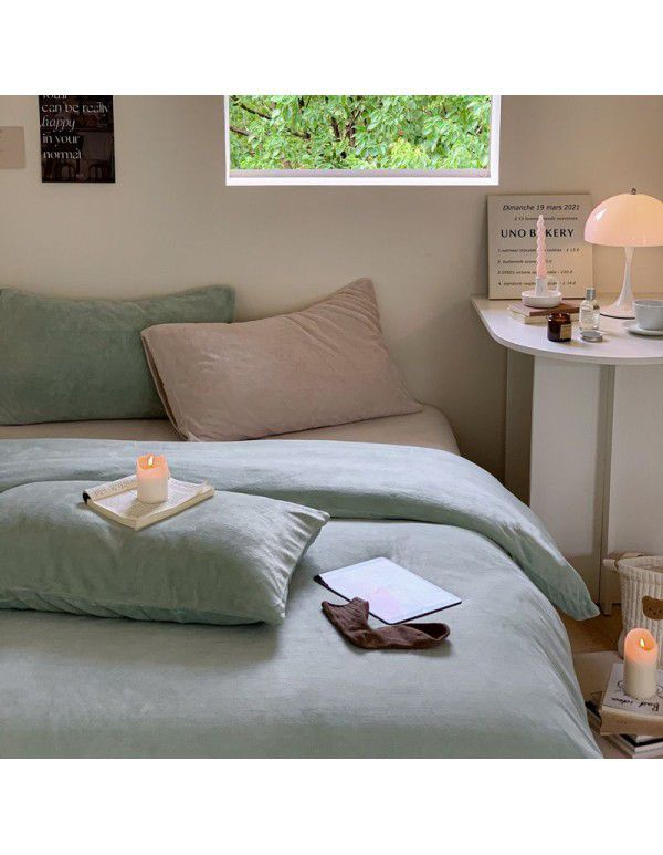Little Red Book blogger recommends solid color mixed with milk wool four piece thick warm quilt cover coral wool bedspread ins