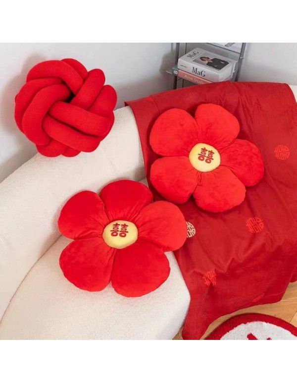 Wedding Room Decoration Little Red Flower Wedding Plush Happy Character Pillow A Pair of Creative Couples in the Wedding Room Bed Pillow New