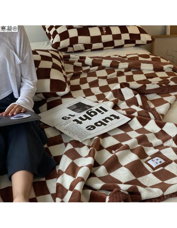 Noon nap blanket ins retro checkerboard milk wool blanket warm in winter thickened leisure sofa blanket