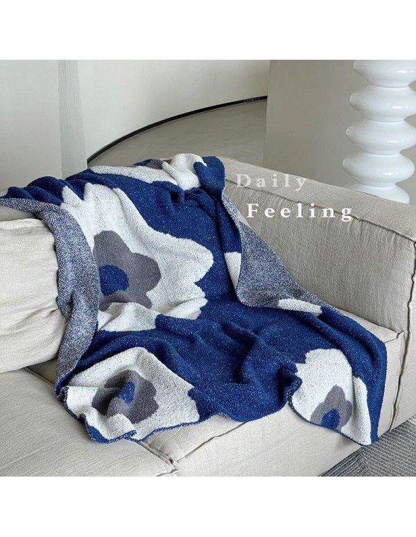 Cute flower half velvet knitting multi-functional blanket ins Nordic soft blanket Office nap blanket