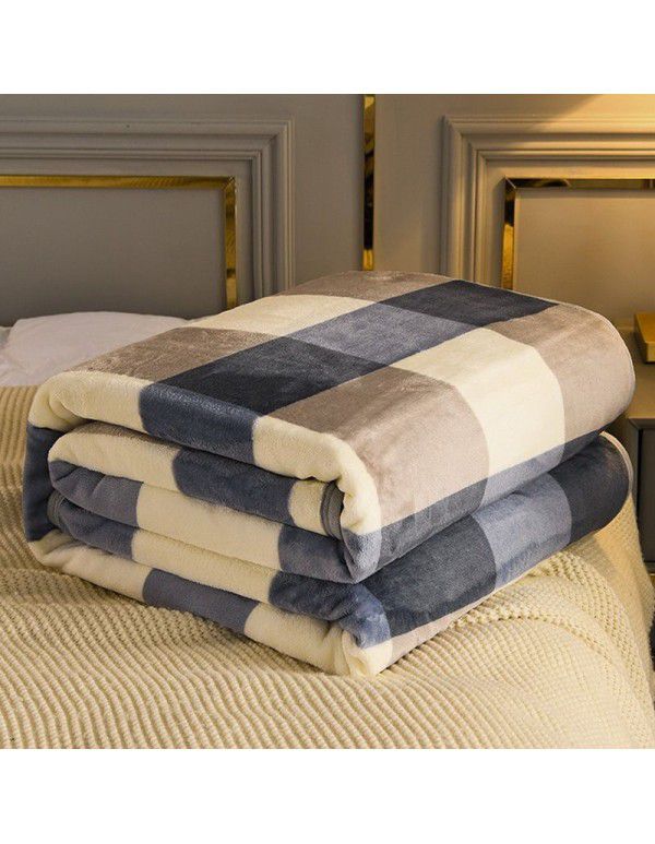 Small blanket coral blanket quilt single towel quilt thickened flannel cover blanket plush bed sheet nap blanket.