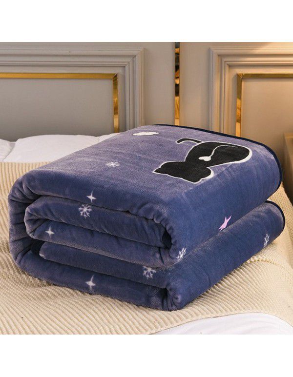 Small blanket coral blanket quilt single towel quilt thickened flannel cover blanket plush bed sheet nap blanket.
