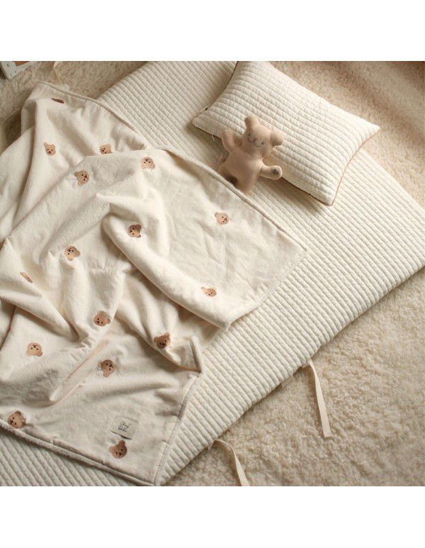 Korean ins autumn and winter cartoon bear head embroidery coral wool blanket cotton baby nap half wool blanket sofa blanket