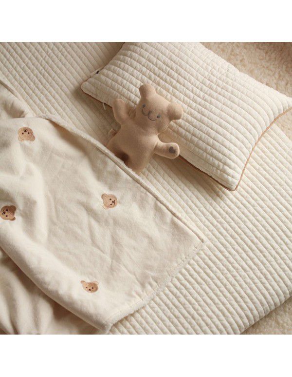 Korean ins autumn and winter cartoon bear head embroidery coral wool blanket cotton baby nap half wool blanket sofa blanket