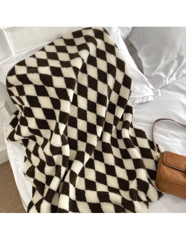 Ins net red black and white checkerboard contrast small blanket simple fashion office nap blanket warm in autumn and winter