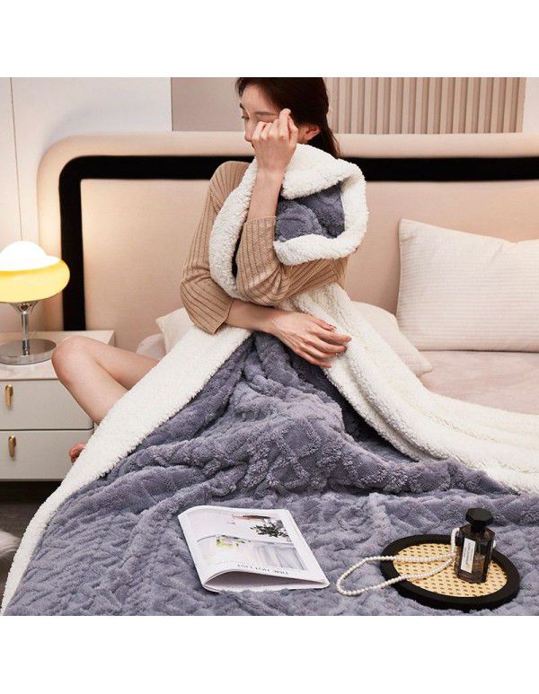 In autumn and winter, milk wool blanket is simple, soft, thickened, warm and anti-static blanket, which is distributed to students' dormitories
